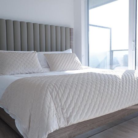 Modern Luxury Waterfront Condo ミシサガ エクステリア 写真