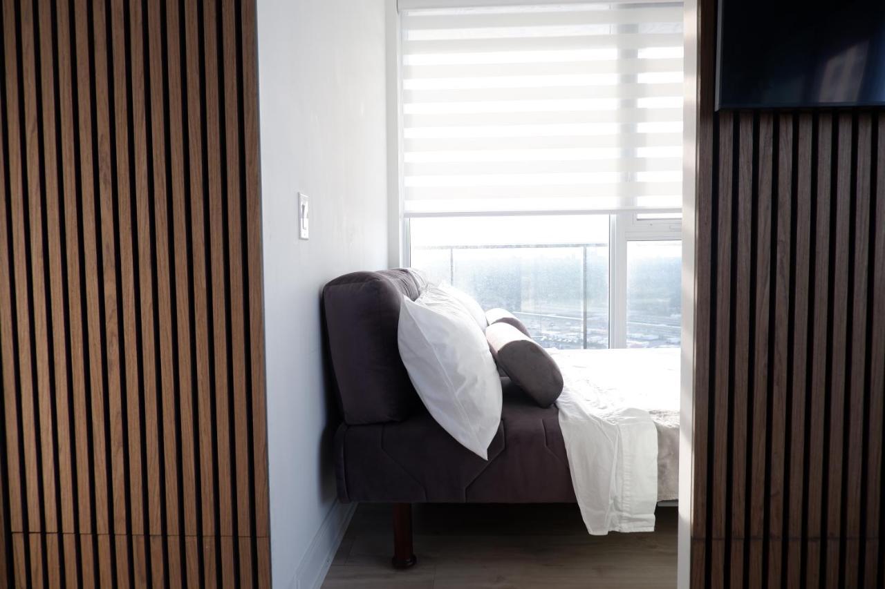 Modern Luxury Waterfront Condo ミシサガ エクステリア 写真